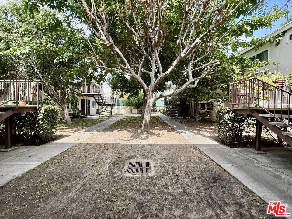 7141 Coldwater Canyon Avenue 5, North Hollywood, California 91605 home-pic-11